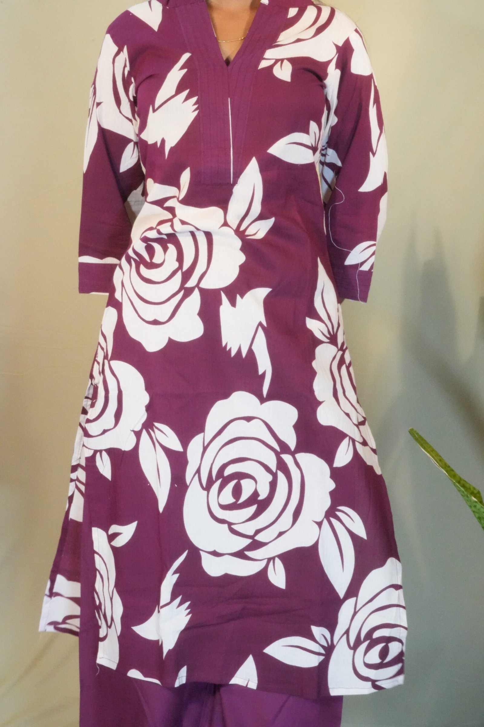 Plum & White Floral Print Cotton Kurta with Palazzos - Image 3